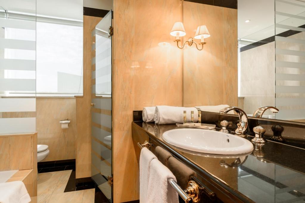 a shiny and classy bathroom